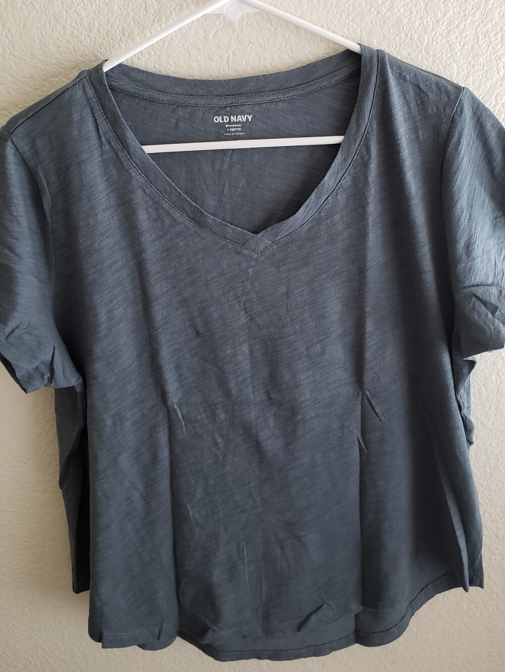 Women's Old Navy Bundle T-shirts - Picture 6 of 15